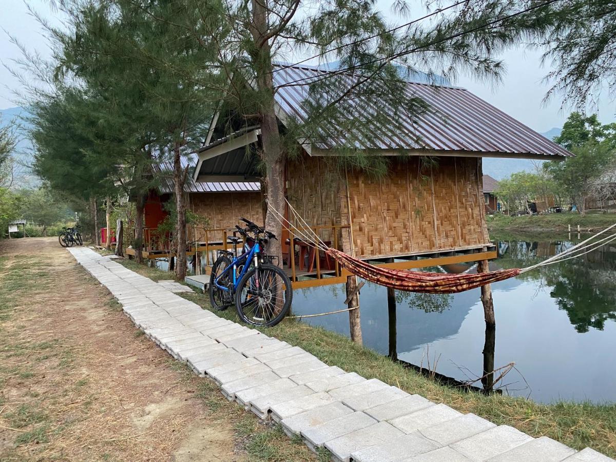 Numpu Baandin Hotell Sam Roi Yot Exteriör bild