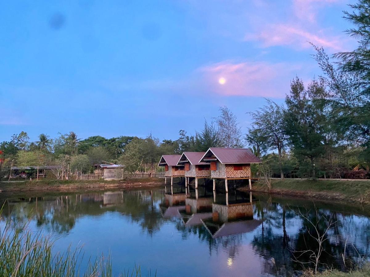 Numpu Baandin Hotell Sam Roi Yot Exteriör bild