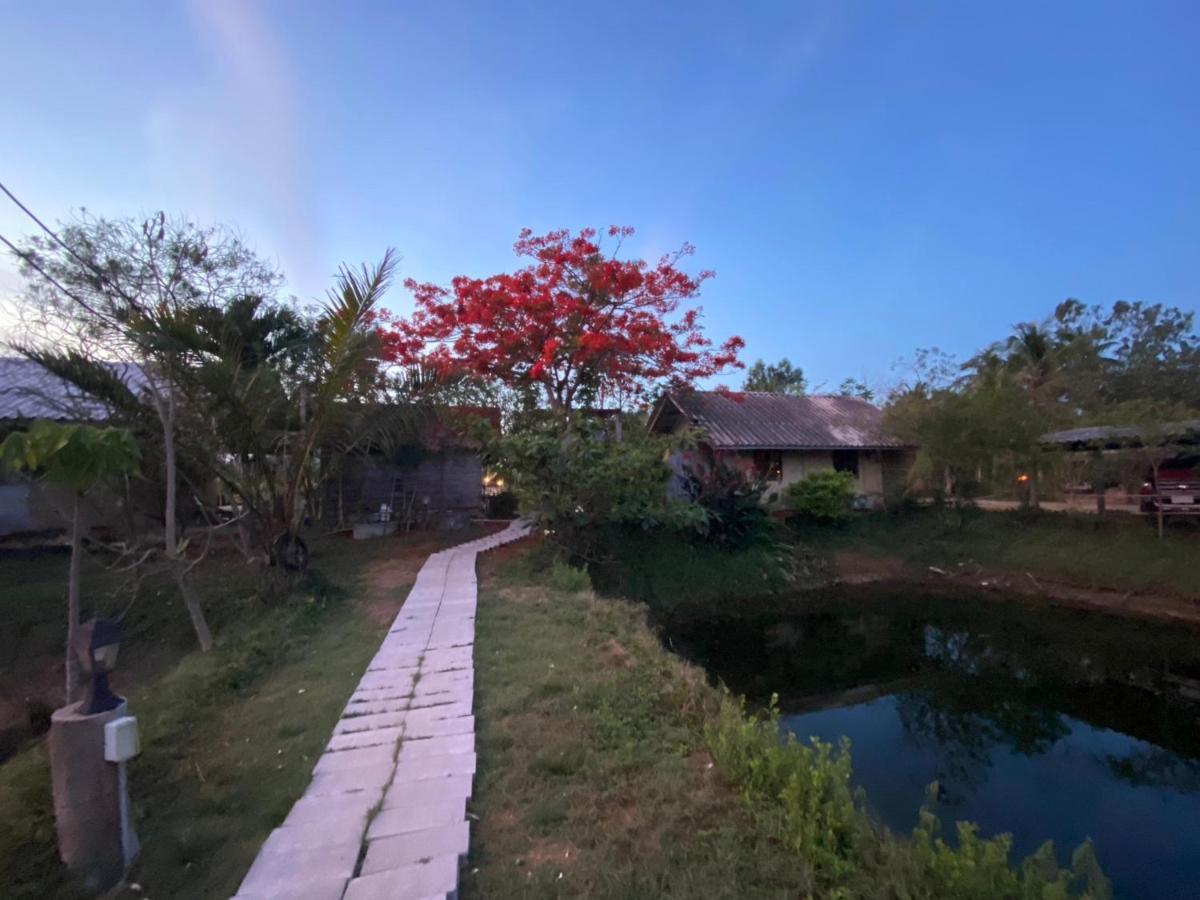 Numpu Baandin Hotell Sam Roi Yot Exteriör bild