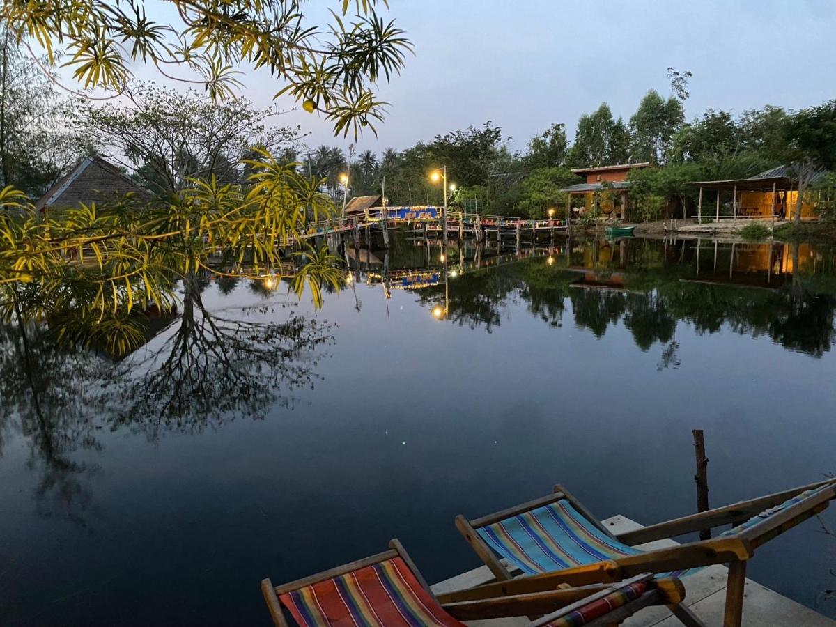 Numpu Baandin Hotell Sam Roi Yot Exteriör bild