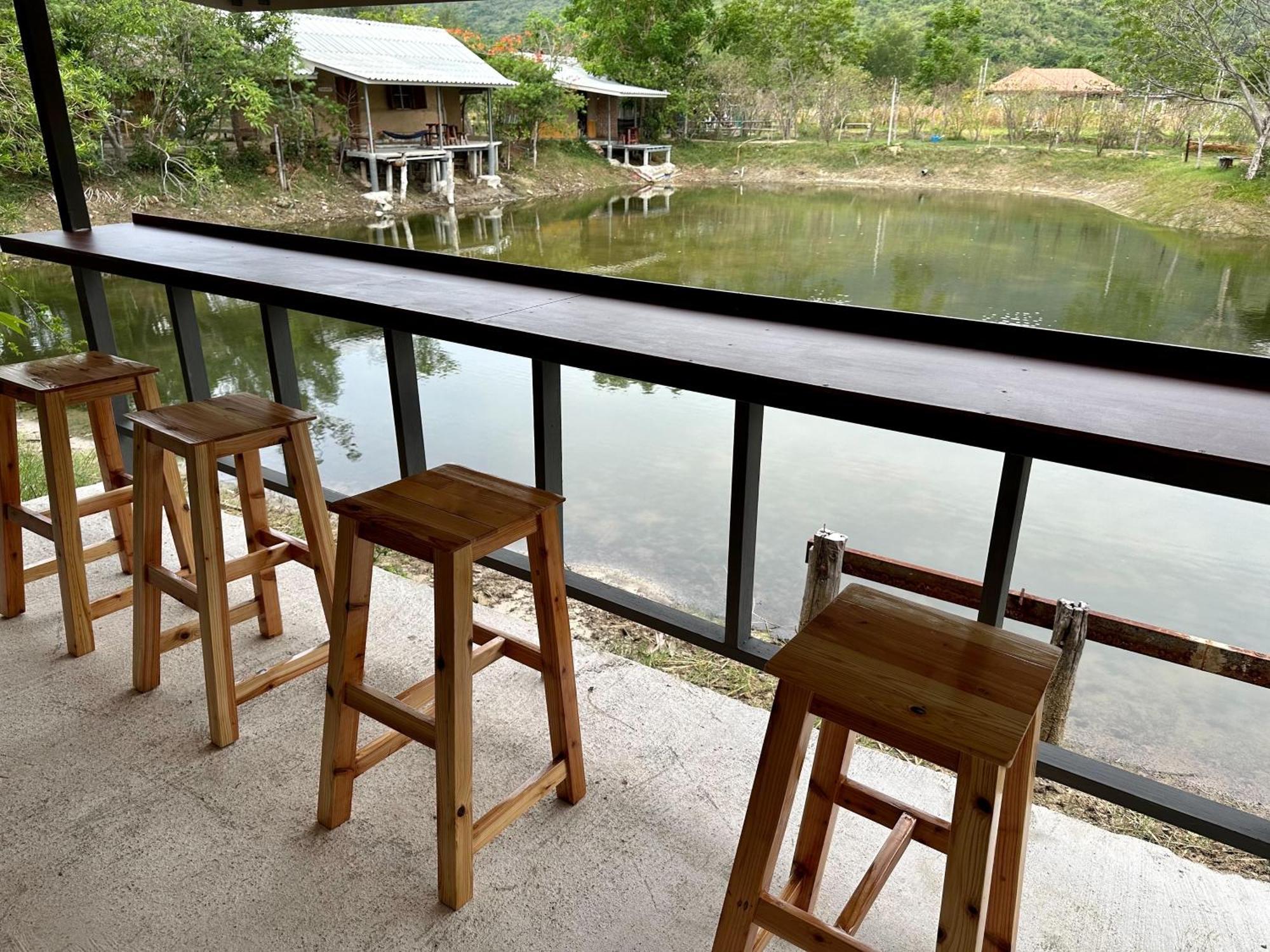 Numpu Baandin Hotell Sam Roi Yot Exteriör bild