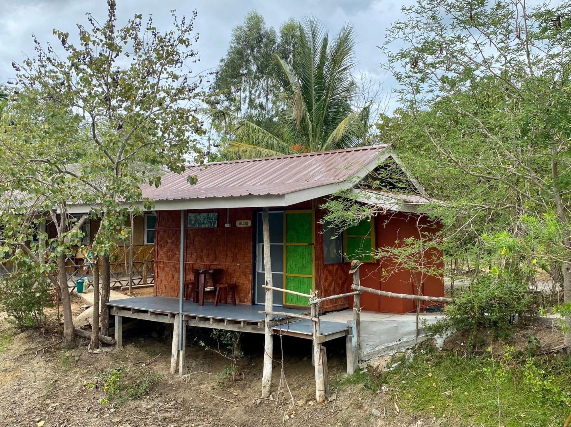 Numpu Baandin Hotell Sam Roi Yot Exteriör bild