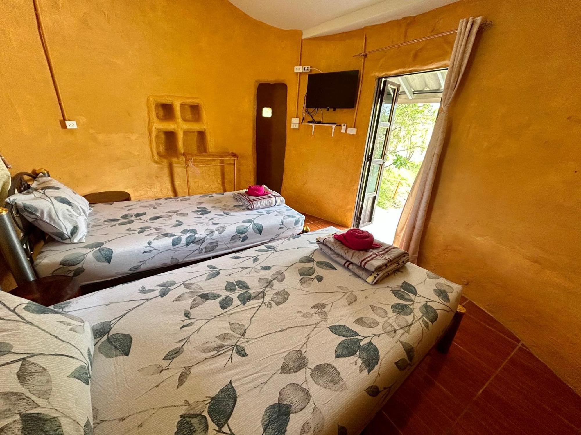 Numpu Baandin Hotell Sam Roi Yot Exteriör bild
